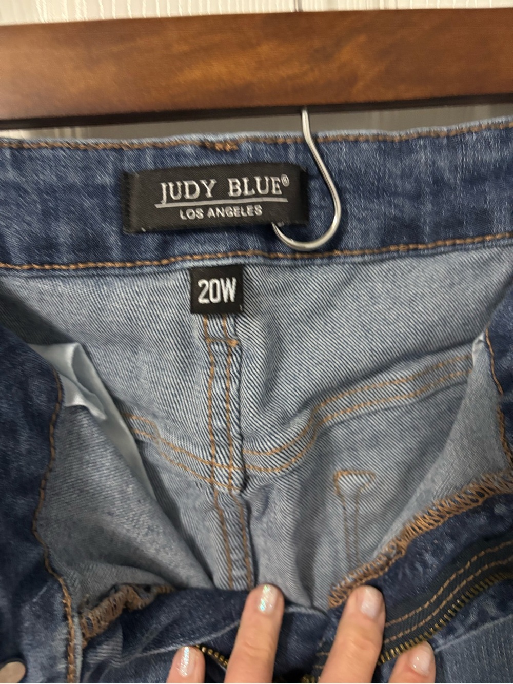Judy Blue Medium Wash Denim Jeans in Blue - Picture 2 of 4